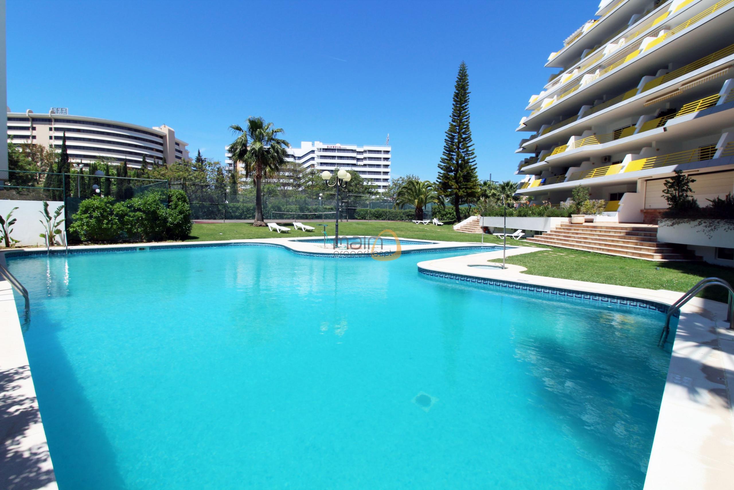 One bedroom apartment in a gated community in the center of Vilamoura