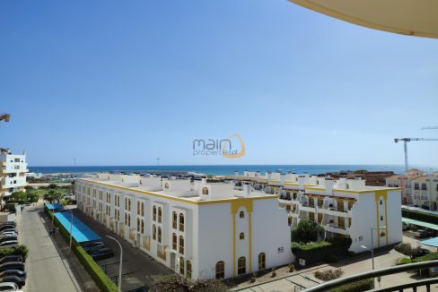 3-bedroom-apartment-with-sea-view-in-quarteira-algarve-portugal-2