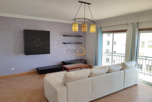 3-bedroom-apartment-with-sea-view-in-quarteira-algarve-portugal-3