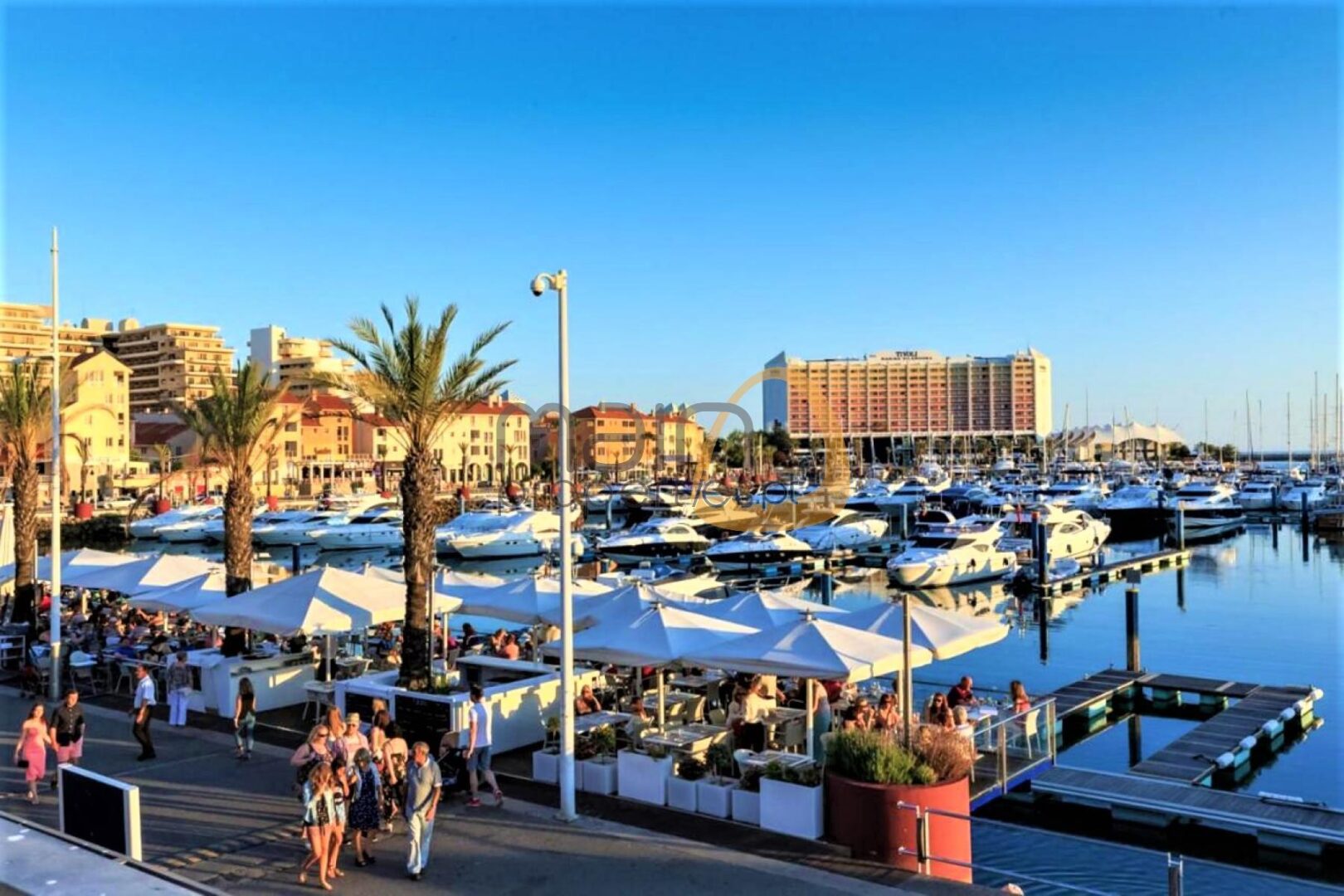 Shop with excellent location in the emblematic Vilamoura Marina