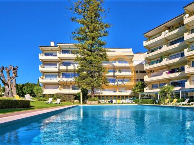 MainProperties :: Apartamento com 2 quartos em condomínio fechado com piscina em Vilamoura :: MR118