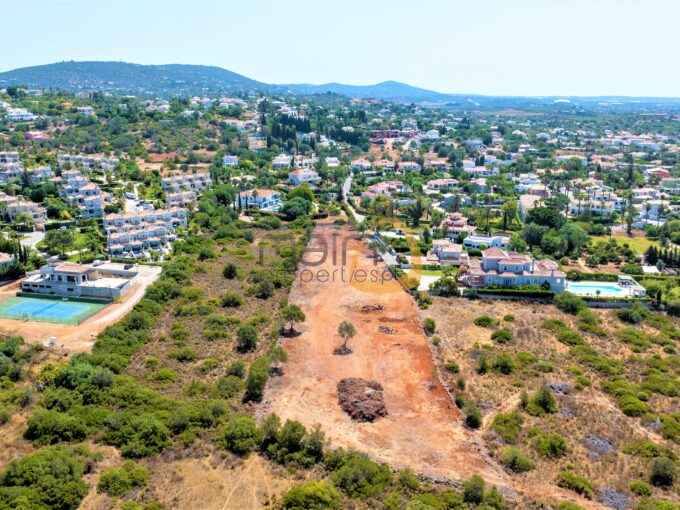 MainProperties :: Lote de terreno para moradia junto a urbanização de luxo em Vale Formoso, Almancil :: MP215FT