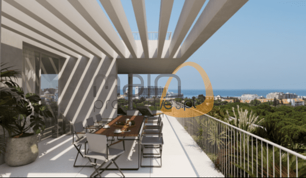 Luxury apartment with 3 bedrooms in condominium with swimming pool in Vilamoura