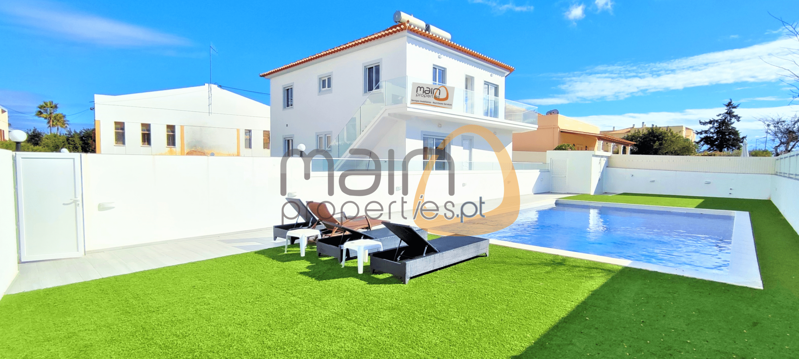 Plot with project for 7 villas + 2 apartments in Ferreiras in Albufeira